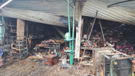 Phú Quốc: Cháy kiot chợ Dương Đông giữa đêm khuya