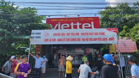 Bắt "nóng" hai đối tượng cướp tiền của cửa hàng Viettel ở Bình Dương