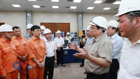 Thủ tướng kiểm tra thực trạng các đơn vị cung ứng điện và công tác khai thác, cung cấp than cho sản xuất điện