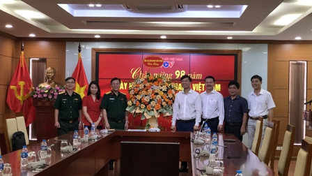 Các đoàn đến thăm, chúc mừng Đài TNVN ngày Nhà báo Việt Nam