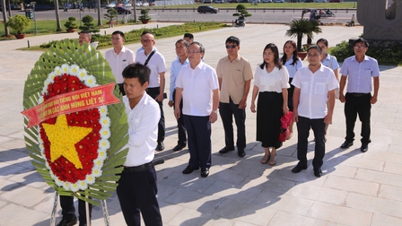 Tổng Giám đốc VOV dẫn đầu đoàn công tác tri ân Anh hùng liệt sỹ tại Đà Nẵng