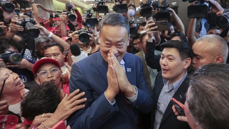 Nhà vua Thái Lan phê chuẩn Thủ tướng mới