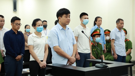 Tòa yêu cầu cách ly cựu Chủ tịch Hà Nội Nguyễn Đức Chung trước phần xét hỏi