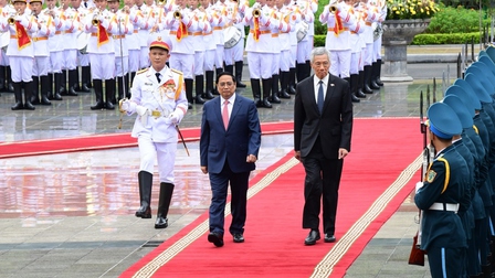 Thủ tướng Phạm Minh Chính chủ trì lễ đón và hội đàm với Thủ tướng Singapore Lý Hiển Long