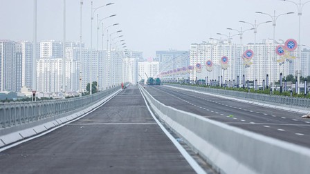 Hà Nội phân luồng giao thông phục vụ thông xe cầu Vĩnh Tuy 2