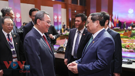 Thủ tướng Phạm Minh Chính gặp Thủ tướng Trung Quốc Lý Cường