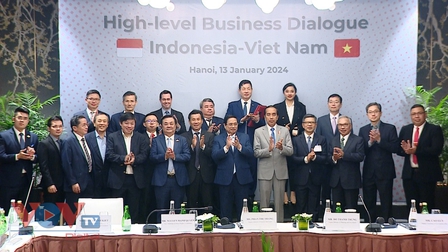 Thủ tướng Phạm Minh Chính và Tổng thống Joko Widodo đối thoại với doanh nghiệp Việt Nam - Indonesia