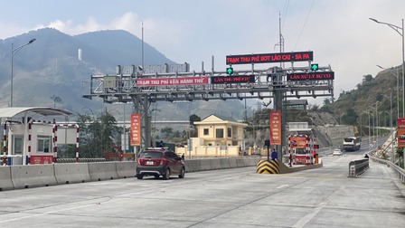 Đề xuất mức giá 25.000 đồng/ô tô con/lượt qua tuyến nối cao tốc Nội Bài – Lào Cai đi Sa Pa