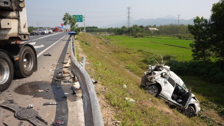 Khởi tố lái xe vượt ẩu gây tai nạn liên hoàn trên cao tốc Cam Lộ - La Sơn