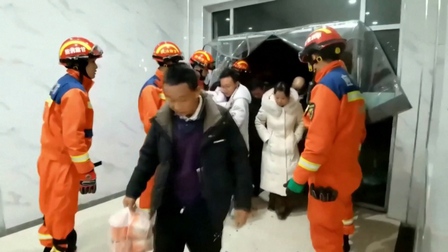 Hơn 42.000 khách du lịch mắc kẹt tại Tửu Tuyền, Trung Quốc
