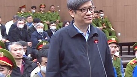 Vụ án Việt Á: Cựu Bộ trưởng Y tế Nguyễn Thanh Long cùng 11 bị cáo kháng cáo
