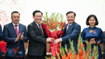 Chủ tịch Quốc hội Vương Đình Huệ thăm, chúc Tết Đảng bộ, chính quyền và nhân dân Thủ đô Hà Nội