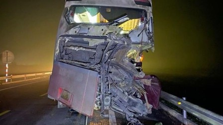 Lại xảy ra tai nạn giao thông nghiêm trọng trên cao tốc Cam Lộ - La Sơn