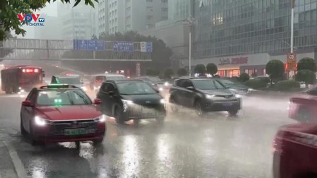 Trung Quốc: Cảnh báo cam, cấp độ mưa bão nguy hiểm thứ hai