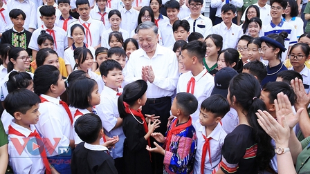 Chủ tịch nước Tô Lâm gặp mặt biểu dương các cháu con liệt sỹ công an, con nuôi công an xã