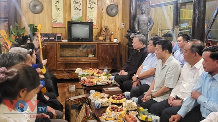 Chủ tịch nước Tô Lâm thăm cán bộ, chiến sỹ đồn biên phòng cửa khẩu Sóc Giang