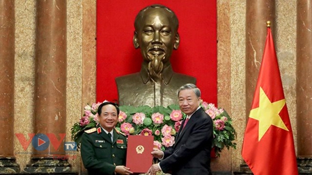 Chủ tịch nước Tô Lâm trao Quyết định bổ nhiệm Chủ nhiệm Tổng cục Chính trị QĐND Việt Nam