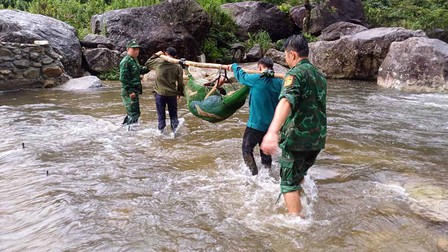 Lai Châu: Cứu sống nạn nhân sau 4 ngày rơi xuống vực trong rừng