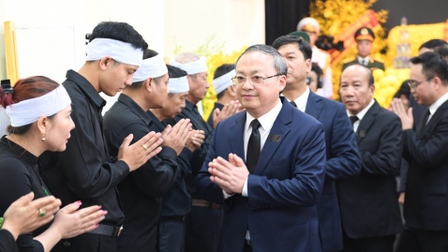 Đoàn Đài Tiếng nói Việt Nam viếng Tổng Bí thư Nguyễn Phú Trọng