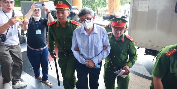 Cựu Bộ trưởng Y tế Nguyễn Thanh Long được giảm án 1 năm tù