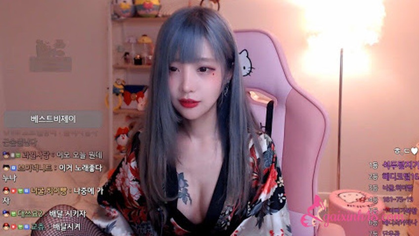 Nhiều nữ streamer Việt phản ứng gay gắt vì bị "gạ tình", có người còn được chào mời với giá lên đến 10.000 USD