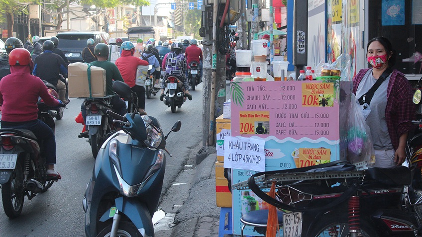 Sức mua tăng, có sự chênh lệch giá bán khẩu trang ở TPHCM