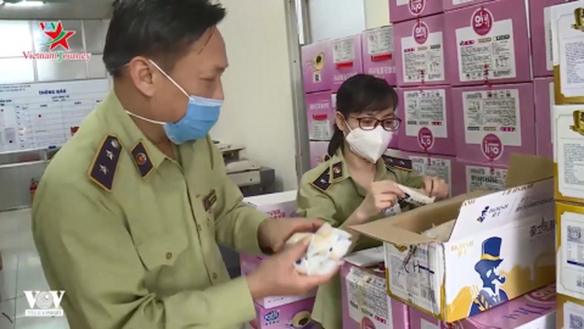 Hà Nội bắt giữ 4 tấn bánh kẹo không rõ nguồn gốc xuất xứ