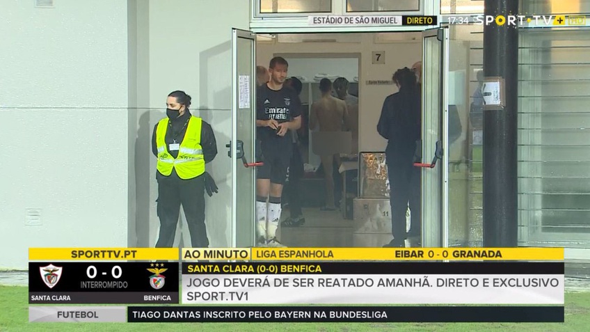 Sao Benfica vô ý tứ, để lọt hình ảnh 'trần như nhộng' trên sóng truyền hình