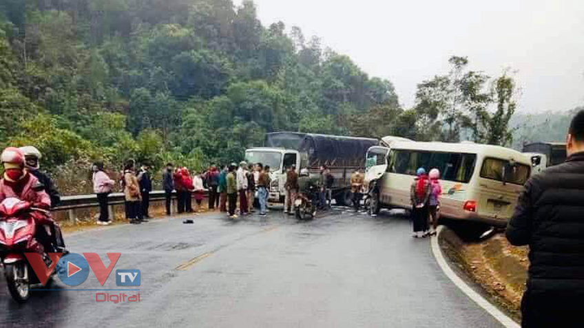 Tai nạn giao thông giữa xe khách và xe tải trên Quốc lộ 279, may mắn không có thương vong