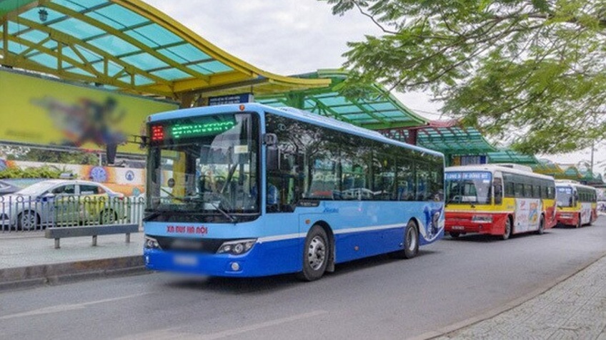 Hà Nội cho phép xe buýt, taxi hoạt động lại, quán ăn được phục vụ tại chỗ