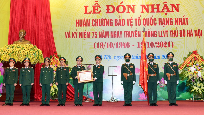 Phát huy truyền thống anh hùng, xây dựng Lực lượng vũ trang Thủ đô Hà Nội vững mạnh