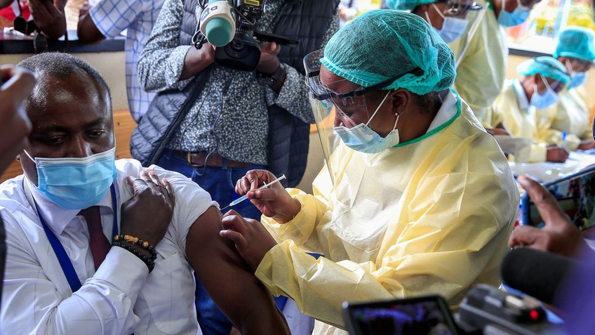 Nhiều nhân vật nổi tiếng tại châu Phi kêu gọi các nước giàu thực hiện lời hứa về vaccine COVID-19