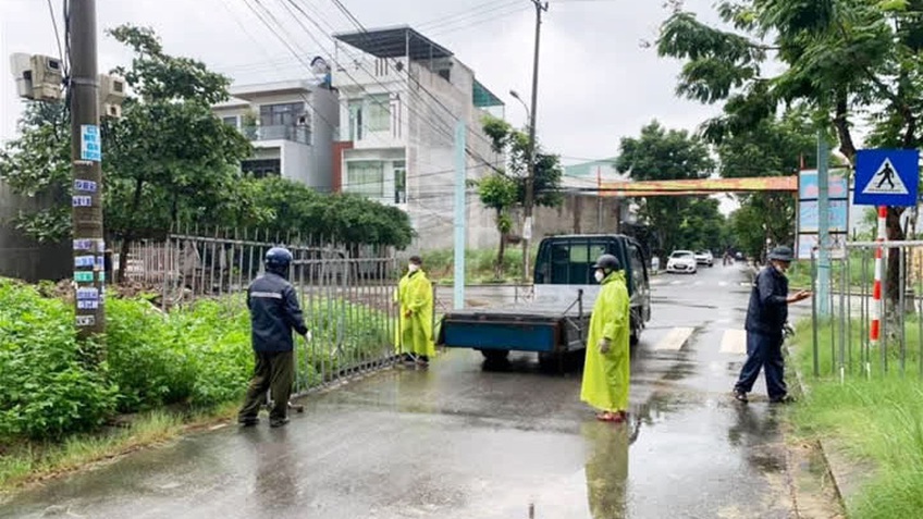 Đà Nẵng tái lập chốt tại 2 vùng dịch cấp độ 3, dừng bán hàng ăn tại chỗ