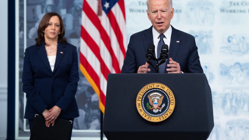 Tổng thống Biden tạm chuyển giao quyền lực cho "Phó tướng" Harris