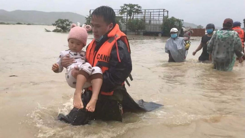 Phú Yên triển khai sơ tán khoảng 11.500 người tránh lũ