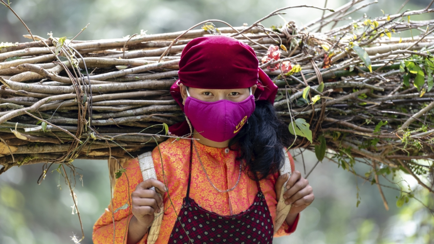 Vẻ đẹp bình dị của đồng bào Hà Giang trong lao động và phòng dịch