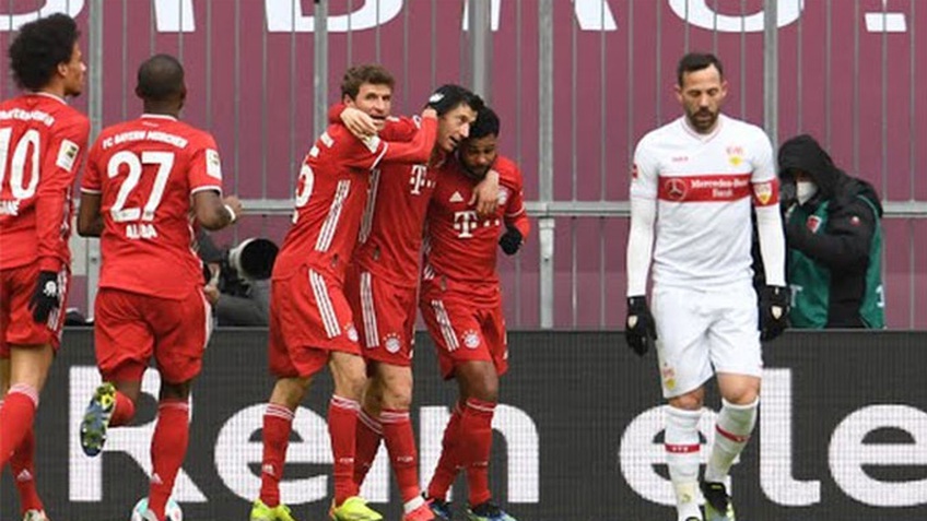 Bayern 4-0 Stuttgart: Lewandowski 'lên đồng', Bayern gửi lời cảnh báo đến Leipzig
