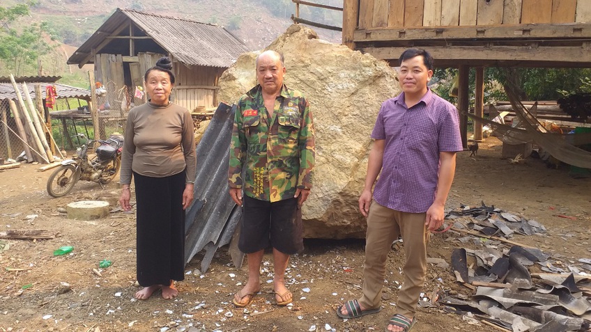 Sơn La: Tảng đá to lăn vào nhà nương làm sập 1 phần căn nhà