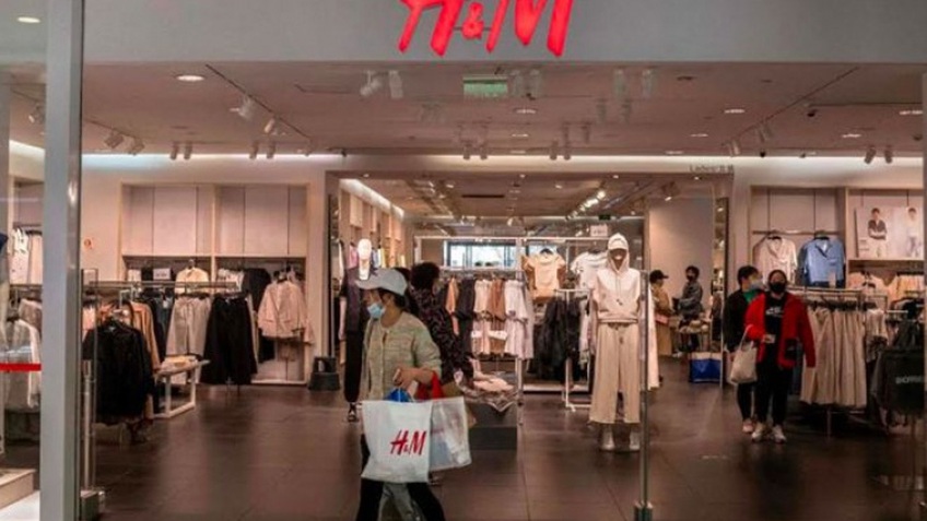 Cộng đồng mạng Việt Nam phản ứng gay gắt khi nghe tin H&M sửa bản đồ liên quan chủ quyền