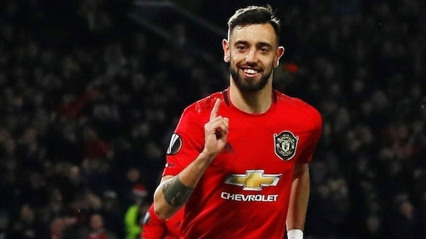 'Bruno Fernandes ở trên sân chỉ để khóc lóc'