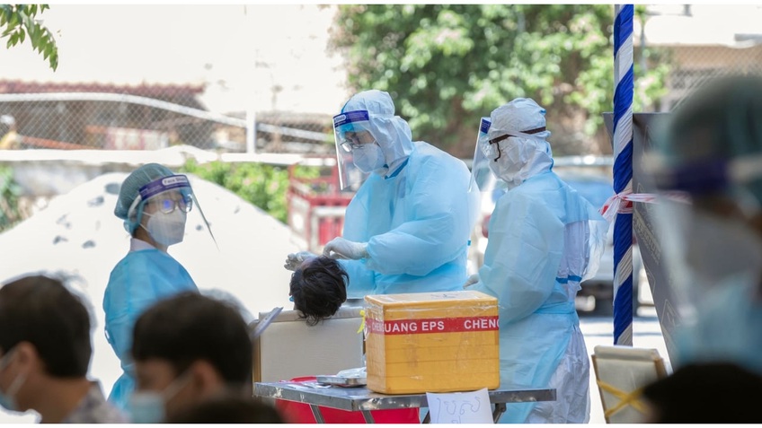 Tiếp tục phát hiện hơn 840 ca Covid-19, Chính phủ Campuchia tăng cường tiêm vaccine tại 'vùng đỏ'