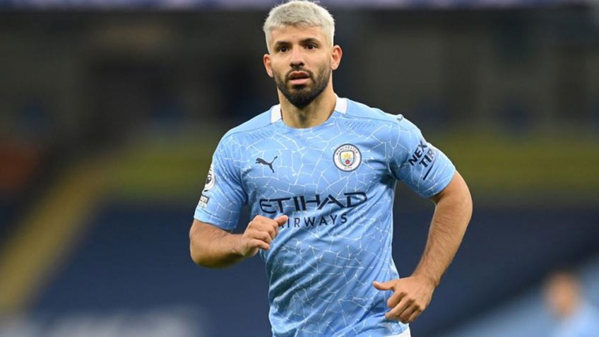 Aguero xin lỗi vì đá hỏng Panenka khiến Man City thua Chelsea