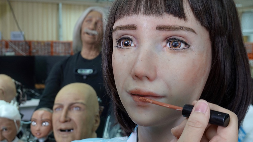 Gặp gỡ nữ y tá robot Grace, ra đời từ nhu cầu trong dịch bệnh