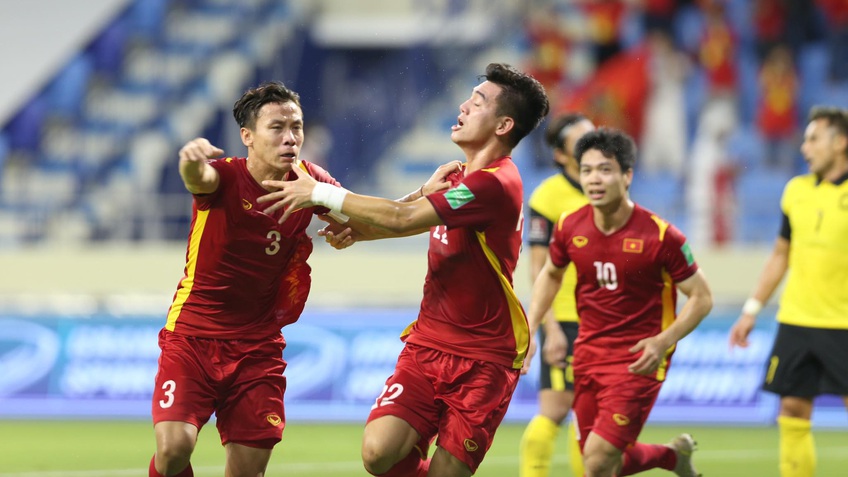 Malaysia 1-2 Việt Nam: Việt Nam tiến gần tới chiếc vé lịch sử