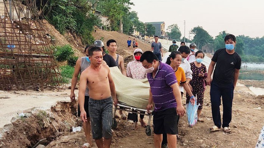 Người mẹ hi sinh tính mạng để cứu con bị đuối nước