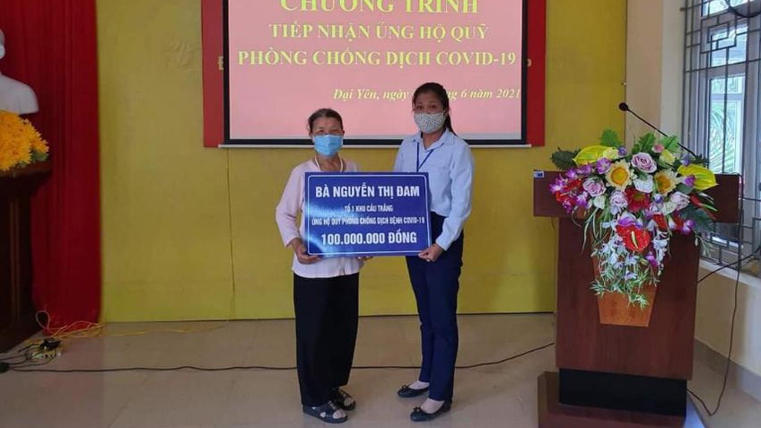 Quảng Ninh: Cụ bà 76 tuổi ủng hộ Quỹ vaccine Covid-19 100 triệu đồng