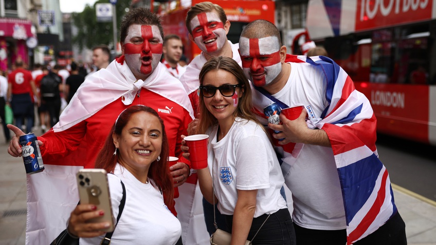 Người hâm mộ Anh đổ về London hân hoan trước trận chung kết lớn
