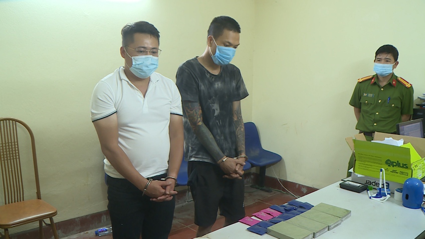 Sơn La: Điều dưỡng viên cùng đồng phạm mua bán trái phép 4 bánh heroin