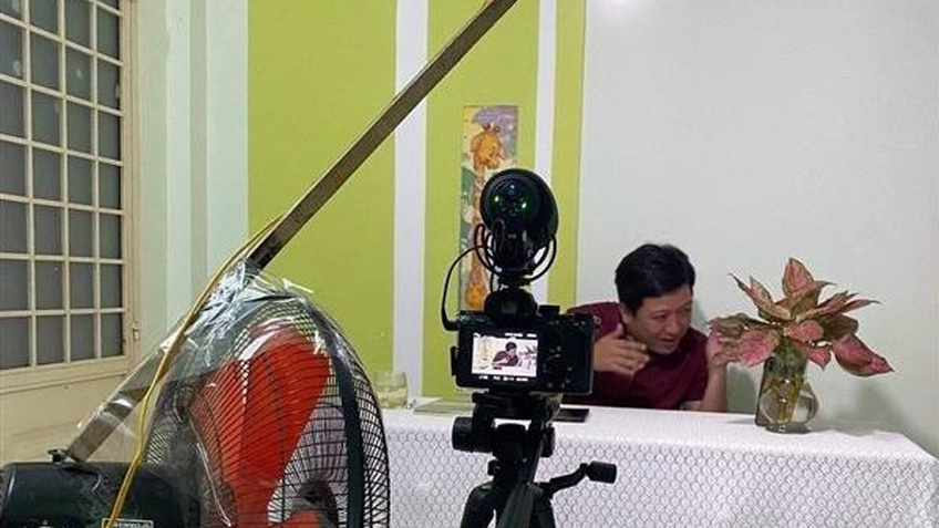 Nghệ sĩ Việt quay game show tại nhà