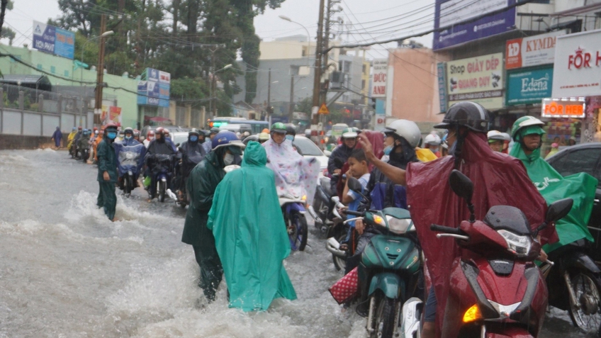 Thời tiết hôm nay: Mưa trên diện rộng, đề phòng lũ quét, sạt lở đất vùng núi phía Bắc